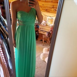Flowy green prom dress size 5 mermaid like